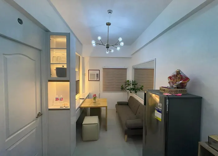 Near Mactan Intl Airport Flyin Staycation Aparthotel
